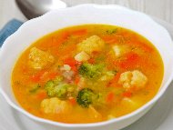 Градинарска зеленчукова супа със зеле, карфиол, броколи и паста